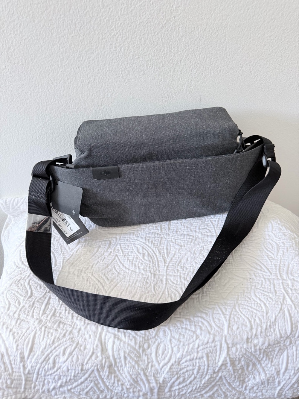 DJI Mavic Air Shoulder Bag NWT Gray Carry Case Crossbody - Picture 5 of 7